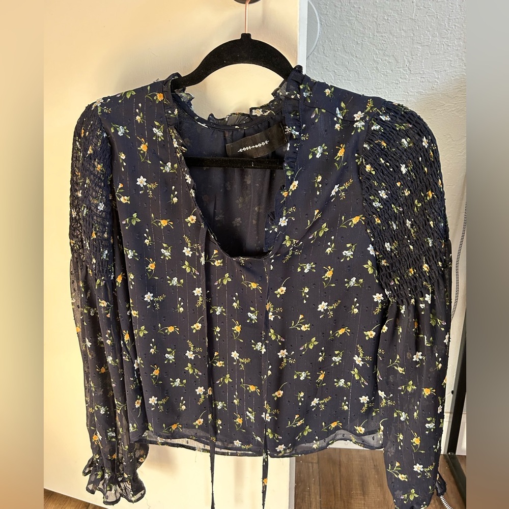 Floral peasant top. Super cute!